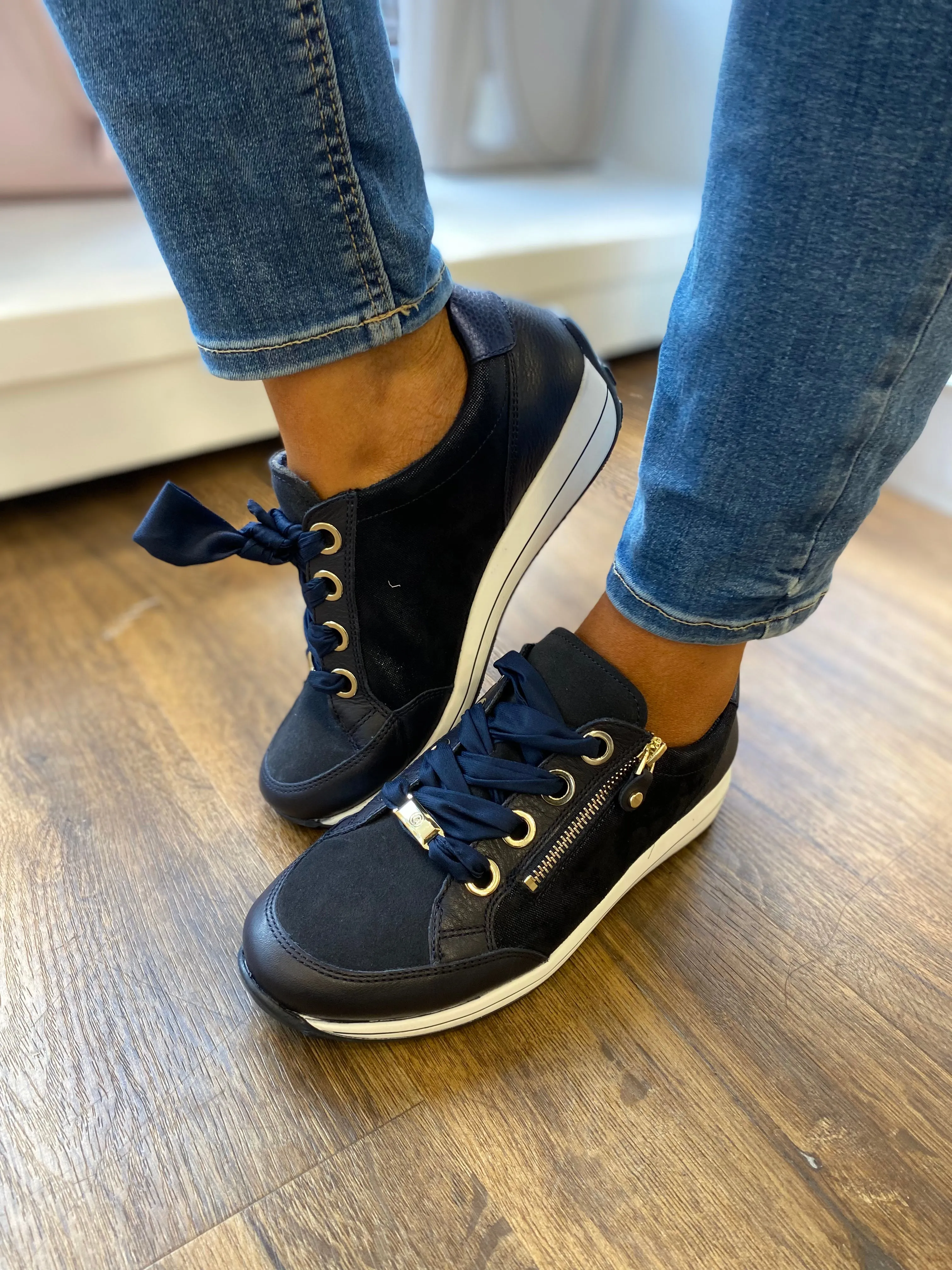 ARA OSAKA TRAINER 12-44587-22 NAVY