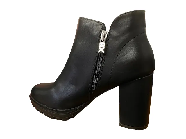 Xti heeled shoe Botin 49450 black 